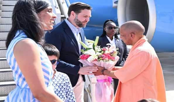 Yogi accords warm welcome to Vance in Agra