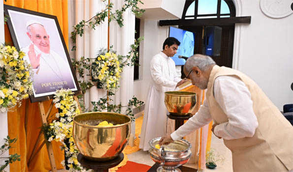 Maha Guv pays tribute to Pope Francis