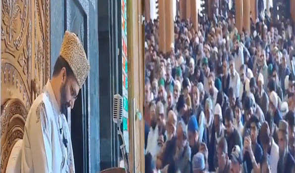 Devotees at Srinagar's Jamia observe silence for Pahalgam victims