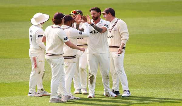 Clark gets five as Surrey bowl out battling Somerset