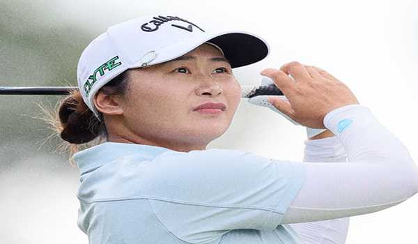Yan Liu of China takes Chevron lead after albatross