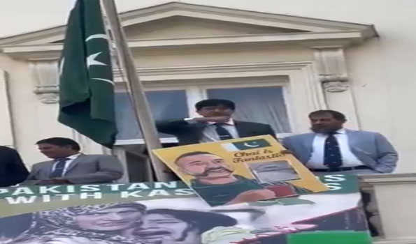Pakistani diplomat makes throat-slitting gesture at Indian protesters outside Pak High Commission in London