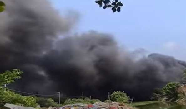 Bengal: Massive fire breaks out at Dhapa