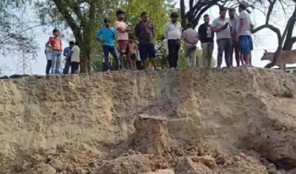 UP: Five female die after mound of soil collapses in Kaushambi
