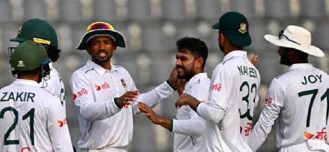 Bangladesh head coach Simmons urges patience for Test side