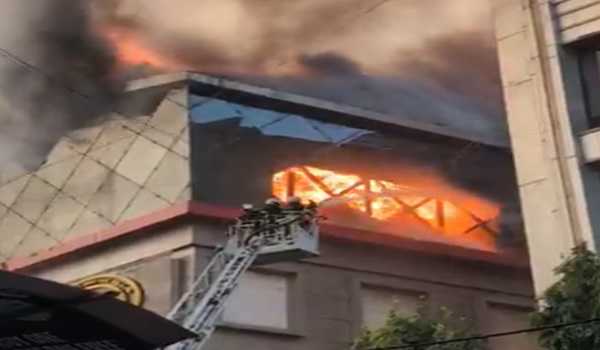 Fire dept fails to control Mumbai Croma showroom blaze on time: Zeeshan Siddique
