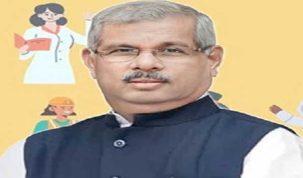 Kerala Guv greets people on May Day