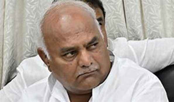 Karnataka Minister submits resignation to Speaker