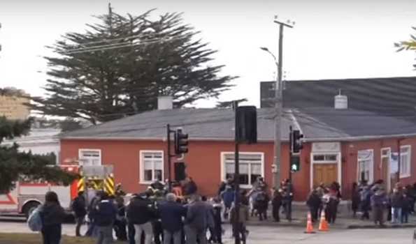 Magnitude 7.5 quake strikes southern Chile, prompting tsunami alert