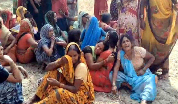 Body of Dalit youth found hanging from tree in Amethi
