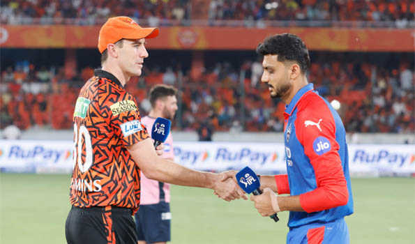 SRH ring in changes, opt to bowl against DC