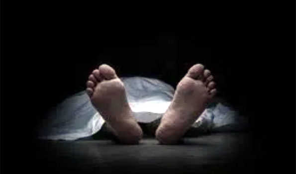 Maha: Three of family commit suicide by jumping before running train in Jalgaon