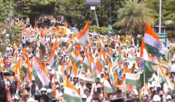Cong holds Tiranga Yatra in Bengaluru