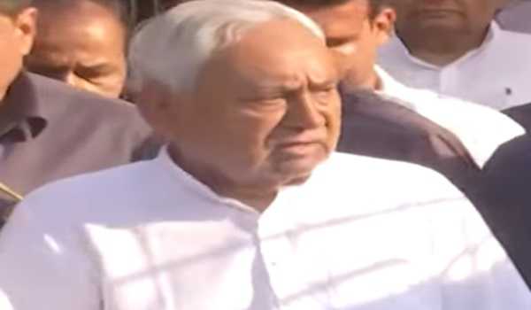 Nitish announces govt. job for Martyr Imtiyaz's son