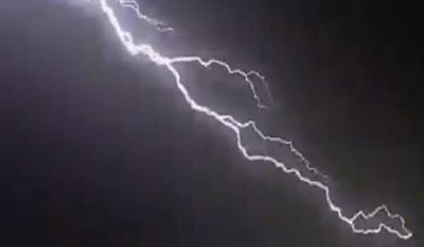 Lightning kills 3, injures 4 in Bengal districts