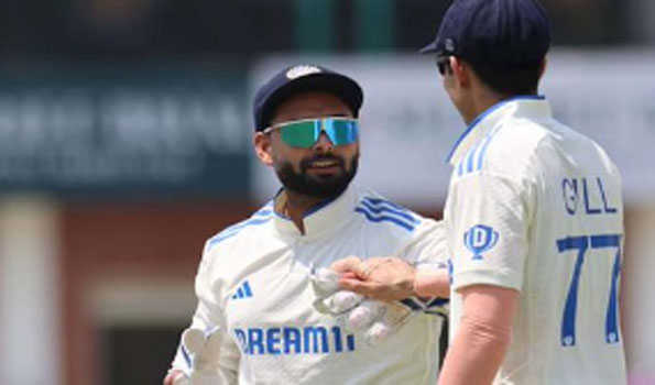 Shastri backs Gill or Pant as next India captain