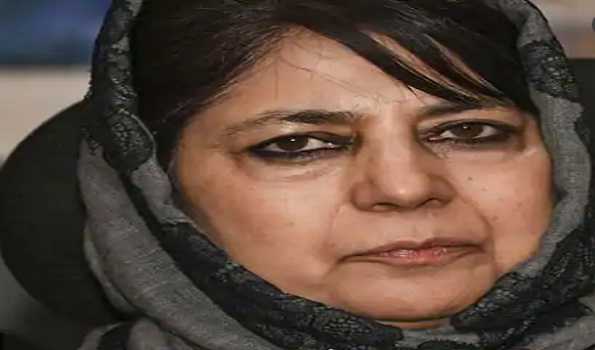 Mehbooba urges Omar to reconsider hiring ex-servicemen