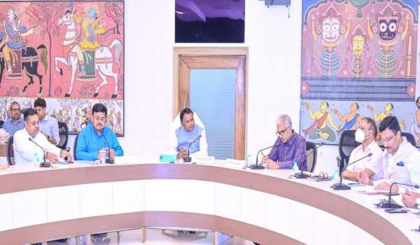Odisha CM directs completion of development work at Puri Shankaracharya's Govardhan Peeth