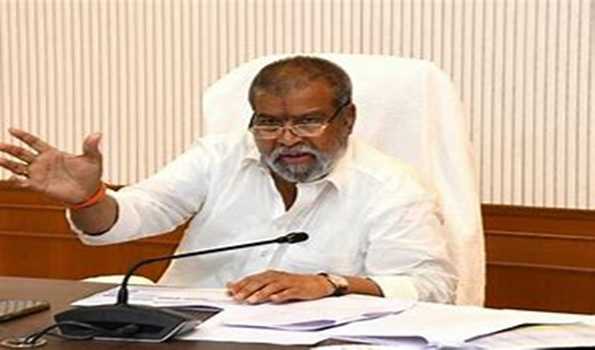 Telangana Health Minister reviews COVID-19 situation, urges vigilance against seasonal diseases