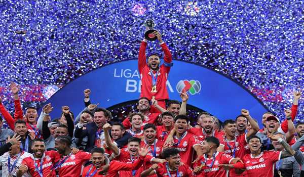 Toluca sinks America to clinch Liga MX crown