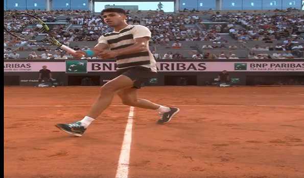 Paolini powers into Roland Garros fourth round