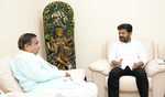 Telangana CM meets Gadkari, seeks Central support for key road projects