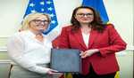 Ukraine notifies U S  of finalising natural resources deal