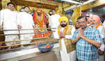 Kejriwal, Mann pay obeisance at Kali Mata Mandir in Patiala, announce its major renovation plan