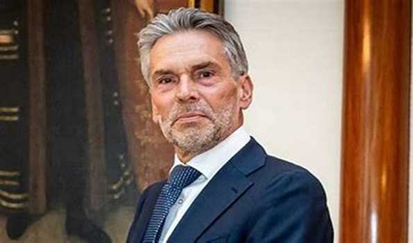 Dutch PM announces resignation of his gov