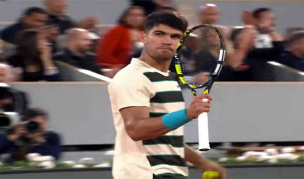 Carlos Alcaraz cruises into Roland Garros semifinal