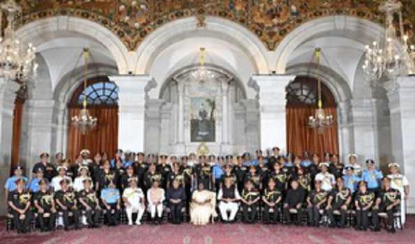 President Murmu confers armed forces with distinguished service medal