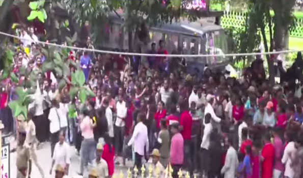 AP: Governor, CM express anguish over stampede in Bangalore