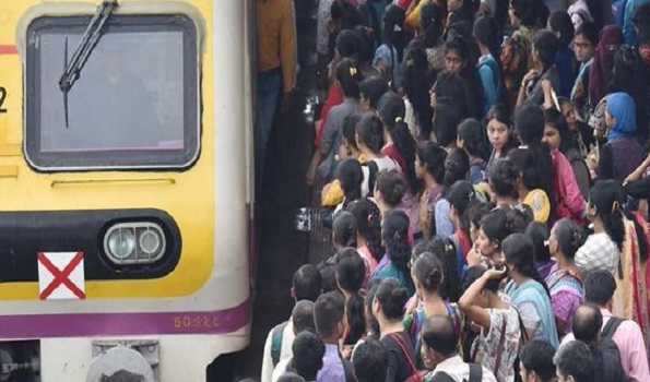 One dead, 9 injured as passengers fall off overcrowded train near Mumbra station
