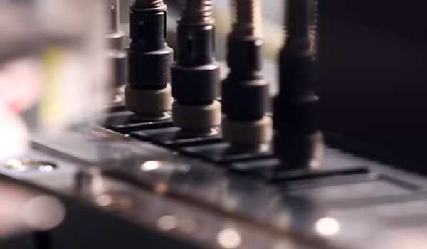 Govt notifies SEZ reforms to boost semicon & e-component manufacturing