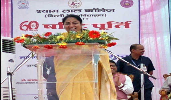 Delhi CM promises state-of-the-art auditorium for Shyam Lal College