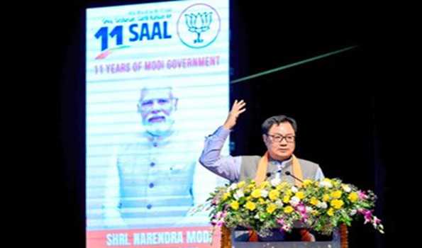Chakmas, Hajongs should voluntarily leave Arunachal, reiterates Kiren Rijiju