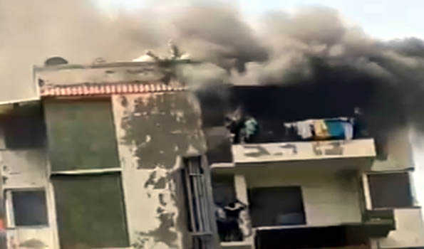 Man, his two children die after jumping off building to escape fire
