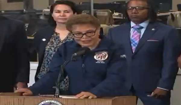 Los Angeles Mayor announces curfew in city