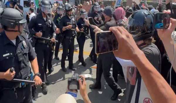 Nearly 400 arrested in Los Angeles immigration protests