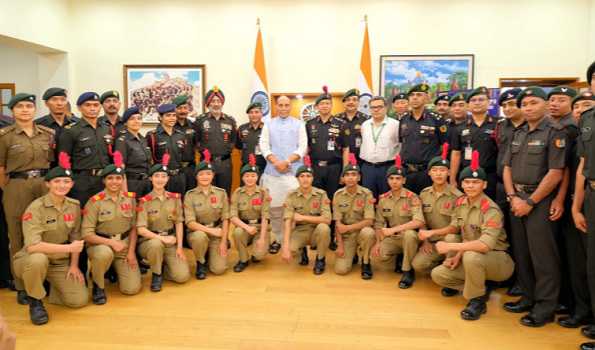 Rajnath felicitates NCC team for scaling Mount Everest