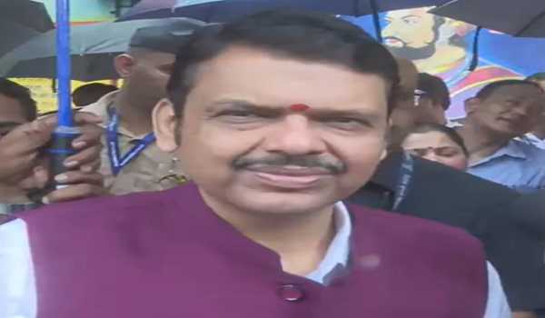 Maha schools reopen with festive welcome; CM visits tribal school