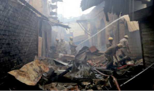 Big fire at congested South Kolkata market destroys many shops