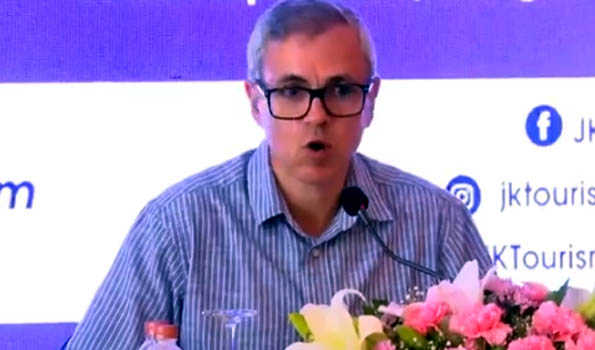 Omar calls for joint efforts to restore, revive J&K tourism