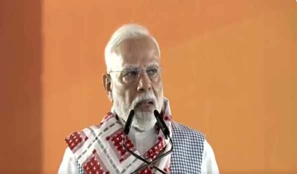 Wave of development has reduced Naxal menace to less than 20 districts: PM