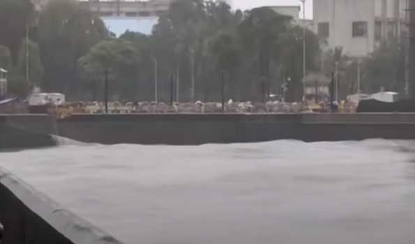 Maha coastal districts brace for very heavy showers; rivers swell