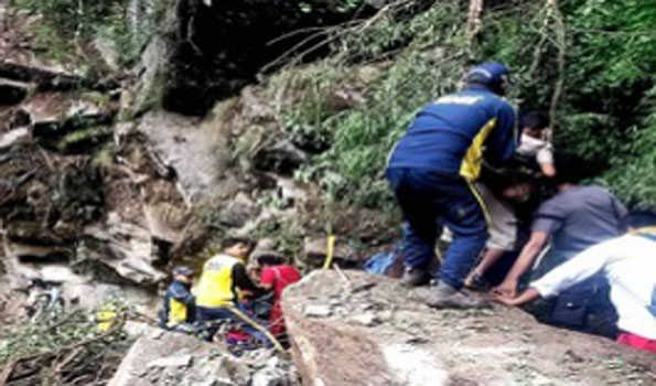 Pilgrims buried in landslide on Yamunotri route, two bodies recovered
