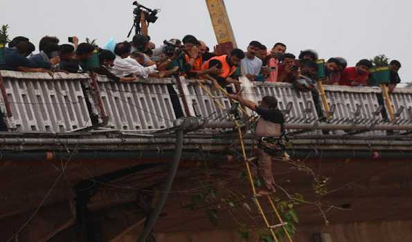 J&K: Traffic restored on Jammu-Srinagar NH, labourer rescued from River Tawi