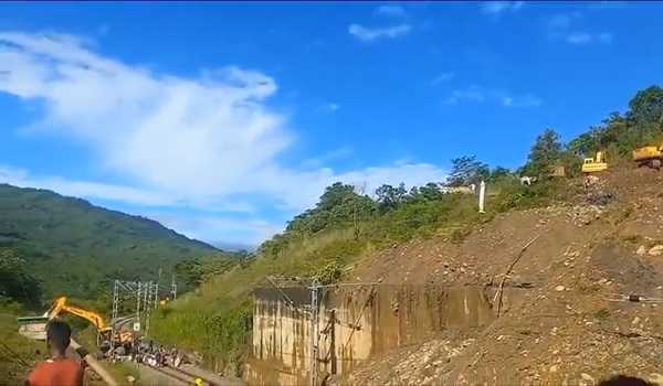 Southern part of Northeast remains cut off for five days by surface road
