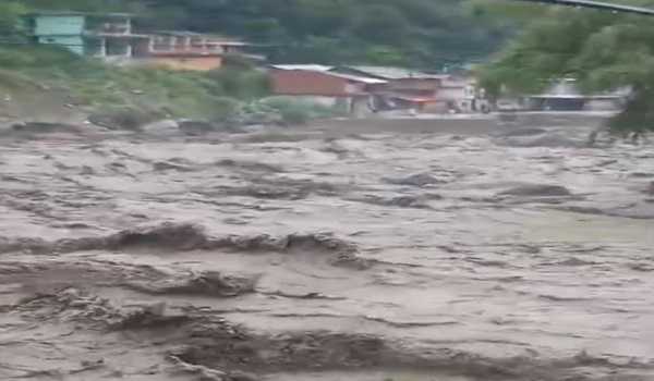 Cloudbursts hit five places in Himachal: two dead, nine missing, 2,000 tourists stranded