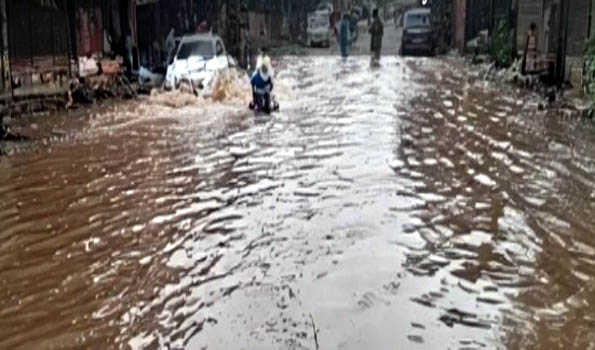 7 killed, 27 injured as monsoon rains lash Pakistan's Punjab